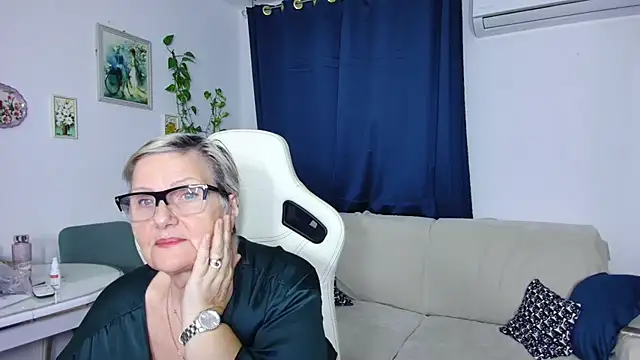 Selenna57 online show from 01-11-26, 06:48