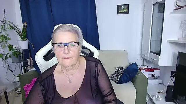 Selenna57 online show from 04-18-26, 05:26