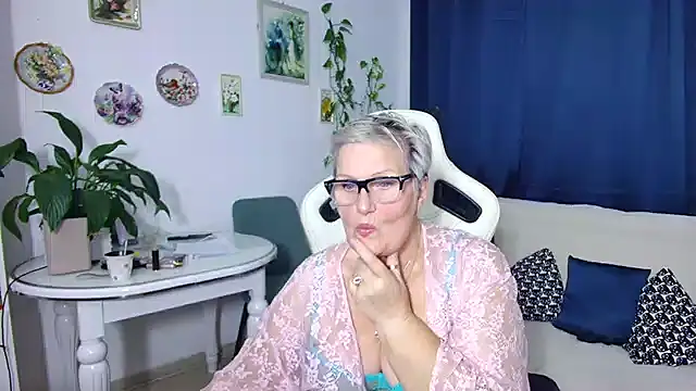 Selenna57 online show from 12-20-25, 07:17