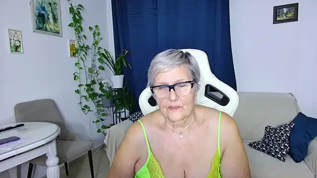 Selenna57 online show from 02-06-26, 06:48