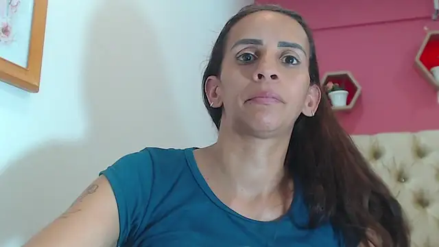 Snapshot of Amber_Moore chatting on 10-07-25, 12:33 Amber Moore online show from 10-07-25, 12:33