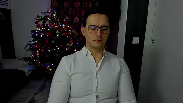 Snapshot of sexxymuscles4u chatting on 01-14-26, 01:15 sexxymuscles4u online show from 01-14-26, 01:15