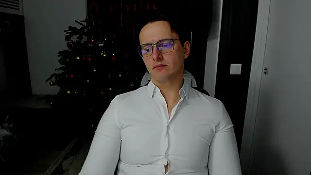 Snapshot of sexxymuscles4u chatting on 01-12-26, 01:18 sexxymuscles4u online show from 01-12-26, 01:18