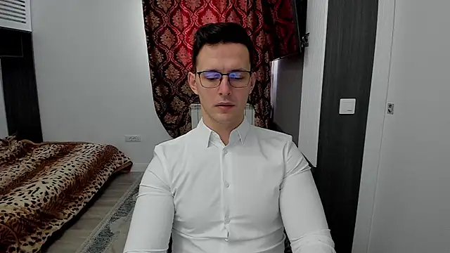 Snapshot of sexxymuscles4u chatting on 02-21-25, 08:40 sexxymuscles4u online show from 02-21-25, 08:40