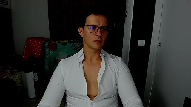 Snapshot of sexxymuscles4u chatting on 10-22-25, 10:58 sexxymuscles4u online show from 10-22-25, 10:58