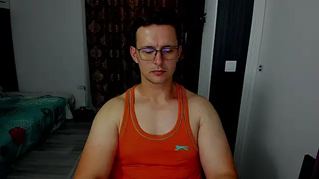 Snapshot of sexxymuscles4u chatting on 09-10-25, 12:15 sexxymuscles4u online show from 09-10-25, 12:15