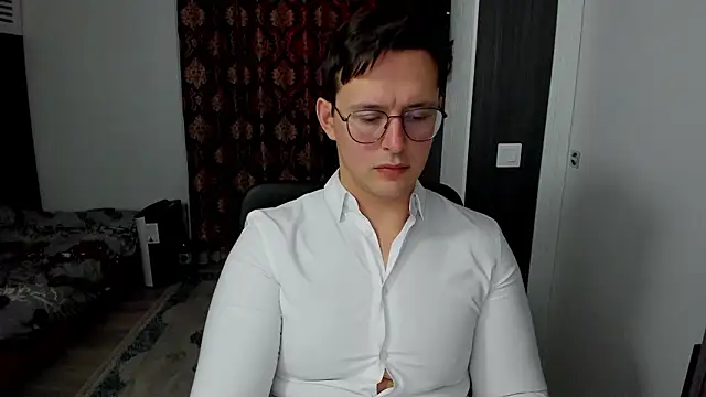 Snapshot of sexxymuscles4u chatting on 01-19-26, 12:42 sexxymuscles4u online show from 01-19-26, 12:42