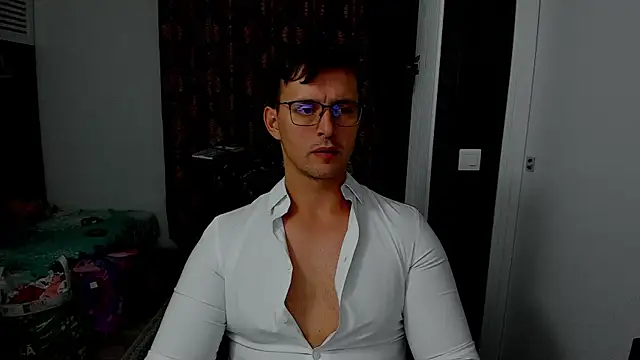 Snapshot of sexxymuscles4u chatting on 10-07-25, 11:44 sexxymuscles4u online show from 10-07-25, 11:44