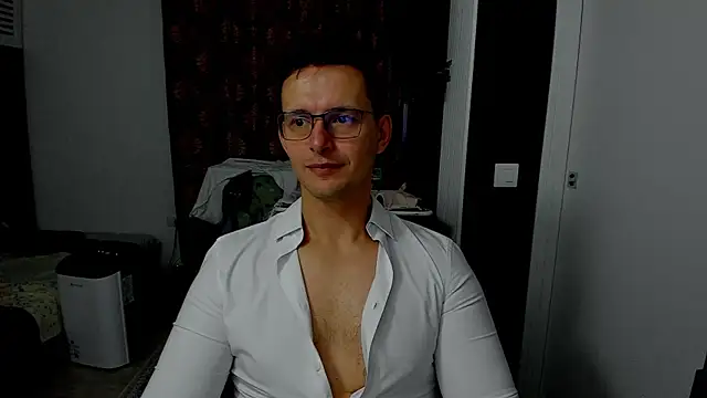 Snapshot of sexxymuscles4u chatting on 11-11-25, 07:36 sexxymuscles4u online show from 11-11-25, 07:36