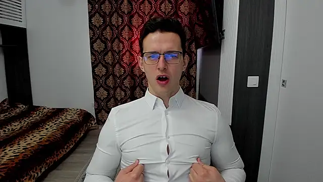 Snapshot of sexxymuscles4u chatting on 03-10-25, 09:01 sexxymuscles4u online show from 03-10-25, 09:01