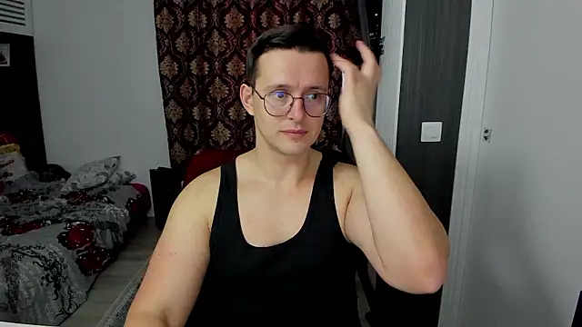 Snapshot of sexxymuscles4u chatting on 02-26-26, 12:05 sexxymuscles4u online show from 02-26-26, 12:05