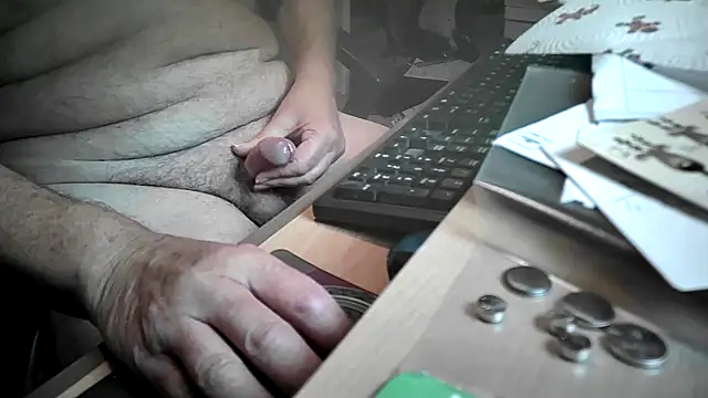 dirtyharry2022 online show from 01-01-25, 12:44