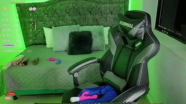 nashiira  online show from 09-10-25, 08:41