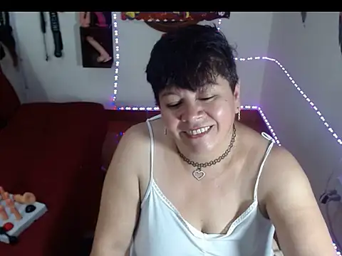 angelitolove727 online show from 06-24-26, 11:57