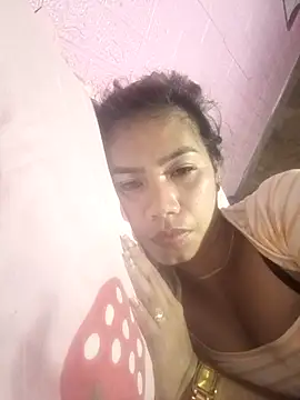 Snapshot of Cutie_body11 chatting on 02-14-26, 11:43 Cutie body11 online show from 02-14-26, 11:43