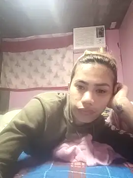 Snapshot of Cutie_body11 chatting on 02-05-26, 02:51 Cutie body11 online show from 02-05-26, 02:51