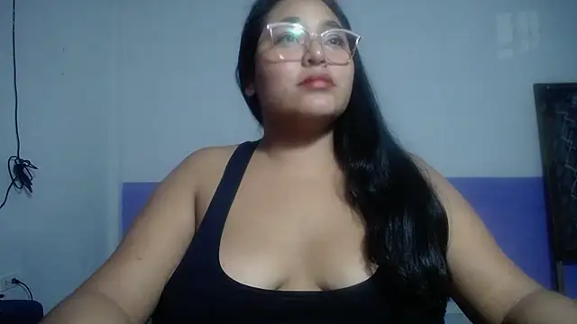 Snapshot of sirena_15 chatting on 07-08-26, 05:19 sirena 15 online show from 07-08-26, 05:19