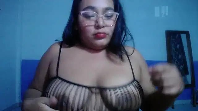 Snapshot of sirena_15 chatting on 07-06-26, 05:14 sirena 15 online show from 07-06-26, 05:14
