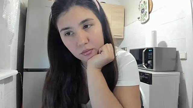 MiaMarrone online show from 11-11-25, 06:14