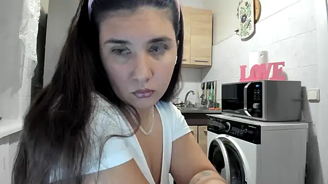 MiaMarrone online show from 11-13-25, 12:58