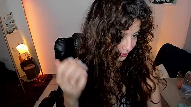 Cassandra Caiin online show from 04-23-26, 11:17