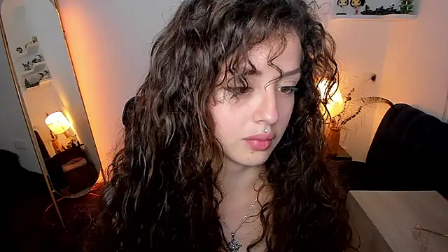 Cassandra Caiin online show from 04-21-26, 04:30