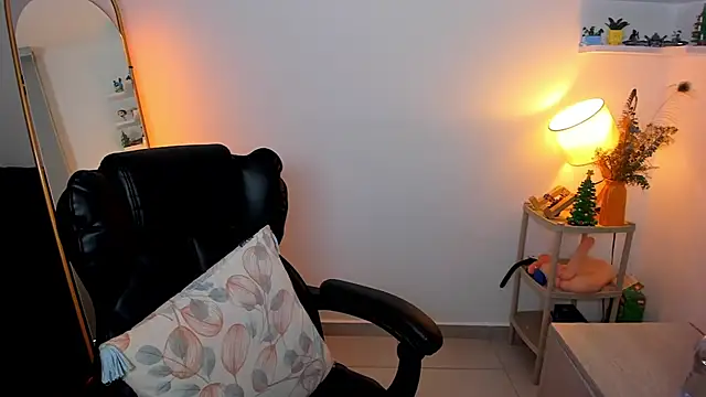 Cassandra Caiin online show from 01-08-26, 08:48