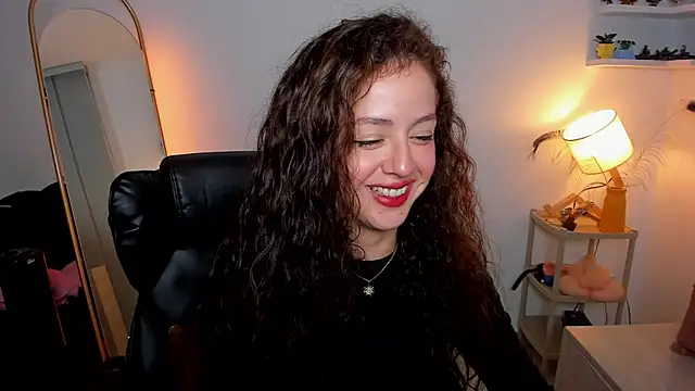 Cassandra Caiin online show from 10-11-25, 11:22