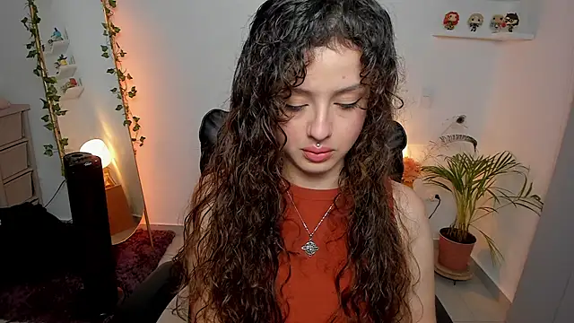 Cassandra Caiin online show from 06-12-26, 04:10