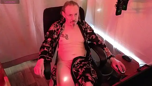 Snapshot of Richy__Rich_ chatting on 06-18-26, 11:21 Richy Rich online show from 06-18-26, 11:21
