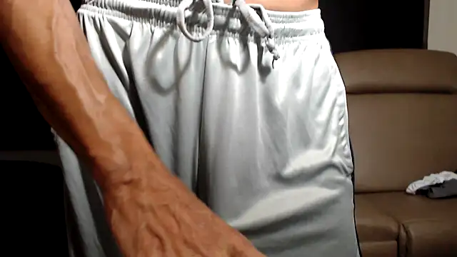 Snapshot of ThickD2C chatting on 06-19-26, 04:35 ThickD2C online show from 06-19-26, 04:35