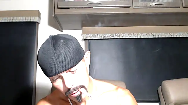 Snapshot of ThickD2C chatting on 04-30-26, 04:58 ThickD2C online show from 04-30-26, 04:58