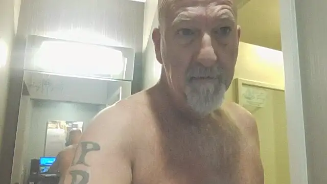 Yankeedave420 online show from 12-22-25, 01:33