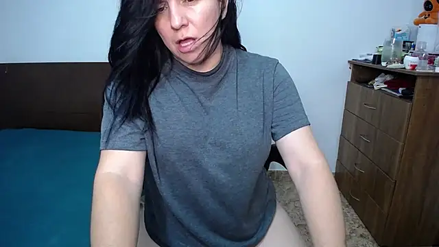 Snapshot of alexa_milsf chatting on 02-10-26, 02:32 alexa milsf online show from 02-10-26, 02:32