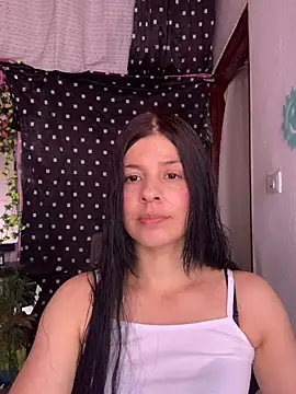 Estefani 32 online show from 06-16-26, 04:51