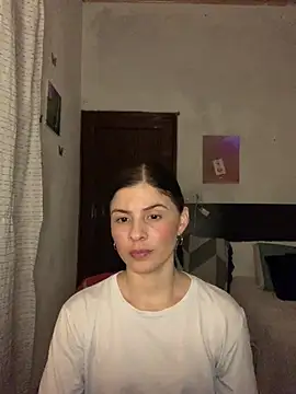 Estefani 32 online show from 07-17-26, 03:04