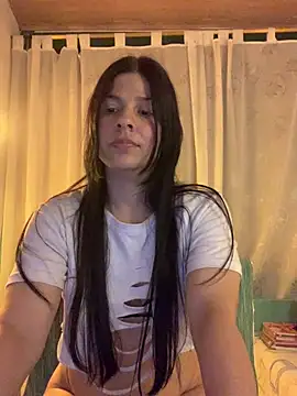 Estefani 32 online show from 06-06-26, 01:33