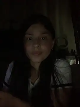 Snapshot of Estefani_32 chatting on 05-26-26, 02:09 Estefani 32 online show from 05-26-26, 02:09