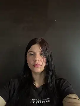 Snapshot of Estefani_32 chatting on 06-01-26, 09:58 Estefani 32 online show from 06-01-26, 09:58