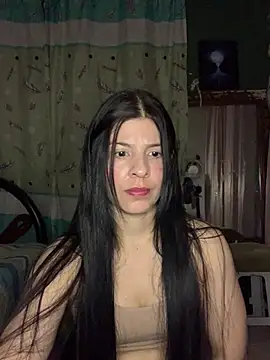 Snapshot of Estefani_32 chatting on 05-10-26, 03:03 Estefani 32 online show from 05-10-26, 03:03