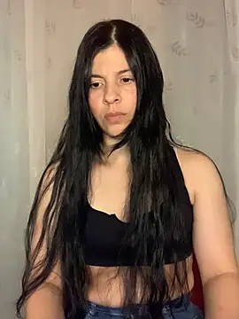 Estefani 32 online show from 06-27-26, 08:59