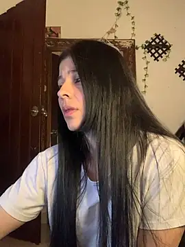 Snapshot of Estefani_32 chatting on 04-18-26, 07:18 Estefani 32 online show from 04-18-26, 07:18