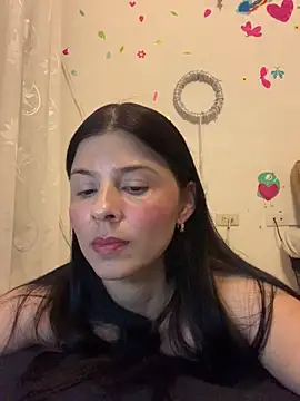 Estefani 32 online show from 04-14-26, 05:29