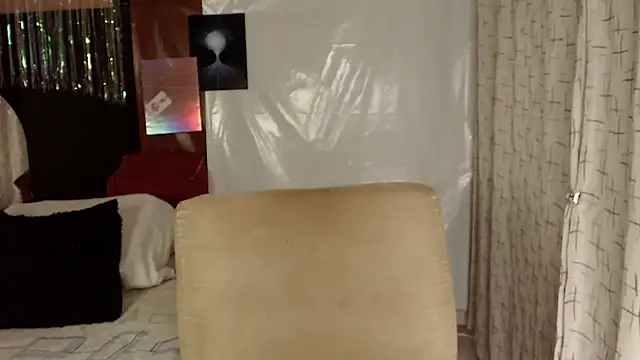 Estefani 32 online show from 11-10-25, 05:29