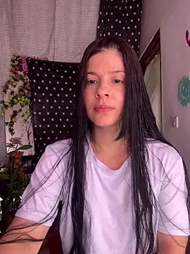 Estefani 32 online show from 06-15-26, 05:34