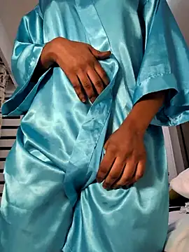 Snapshot of choco_petite chatting on 09-21-25, 11:26 choco petite online show from 09-21-25, 11:26