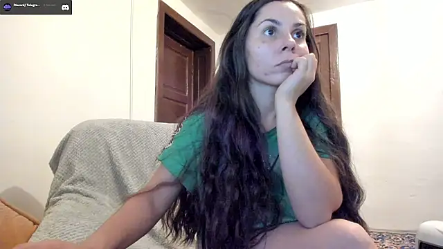 Snapshot of EasyAcee chatting on 10-25-25, 03:56 EasyAcee online show from 10-25-25, 03:56