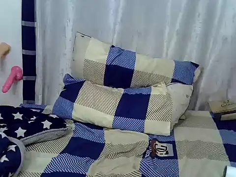 Snapshot of purplescarlet chatting on 04-15-26, 01:11 purplescarlet online show from 04-15-26, 01:11