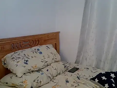 Snapshot of purplescarlet chatting on 01-15-26, 01:31 purplescarlet online show from 01-15-26, 01:31