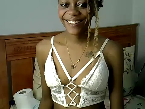 Snapshot of purplescarlet chatting on 01-13-26, 05:39 purplescarlet online show from 01-13-26, 05:39